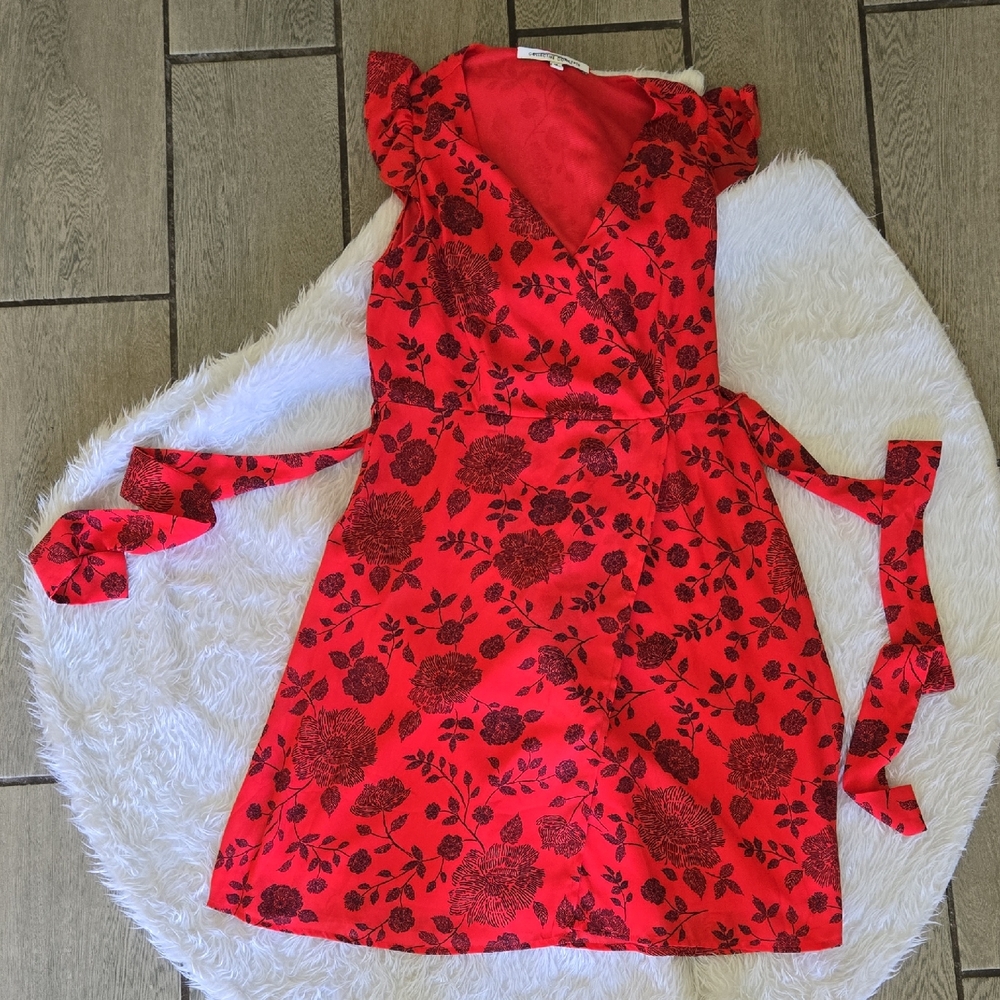 COLLECTIVE CONCEPTS Red Floral Wrap‎ Dress Ruffle Sleeve Tie Waist Size M